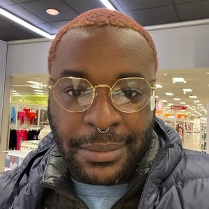 Meet your Posher, Kenyatta